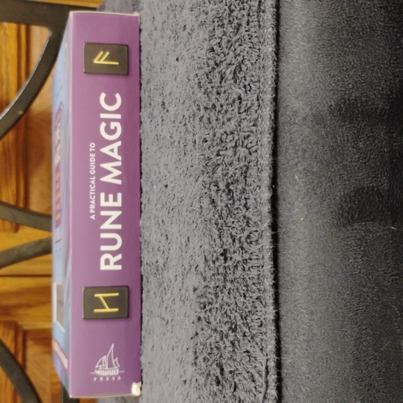 A Practical Guide To Rune Magic – Enchanted Rune Set - Picture 6 of 8